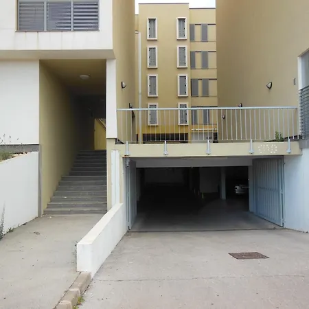 Kamar Apartment *