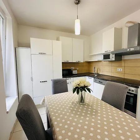 Kamar Apartment