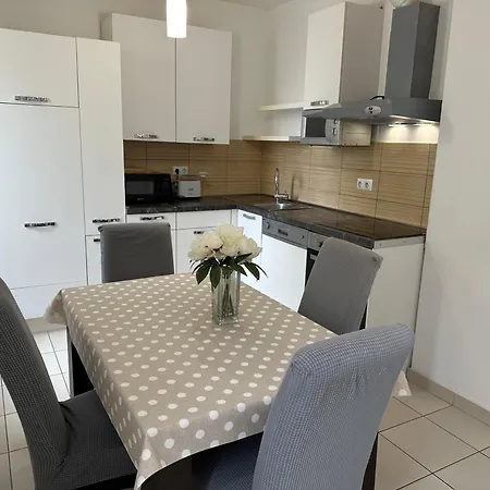 Apartment Kamar *