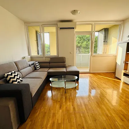 Kamar Apartment