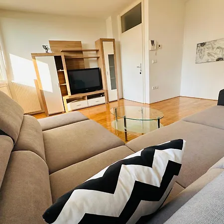 Kamar Apartment *