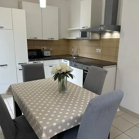 Kamar Apartment *